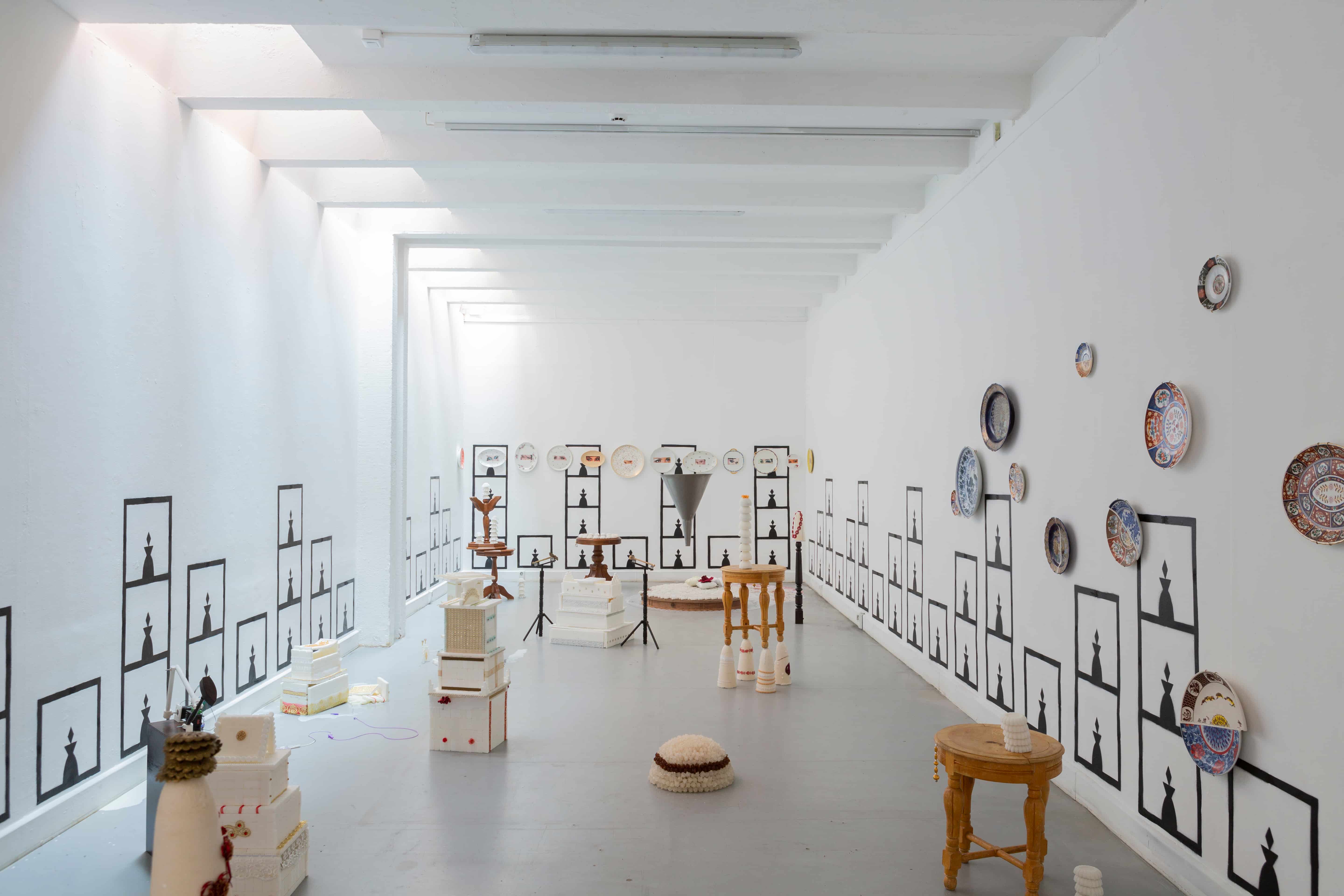 Maïssane Alibrahimi, Wedding garden of love, 2023, technique mixte, vue d’installation, coutesy de l’artiste, 